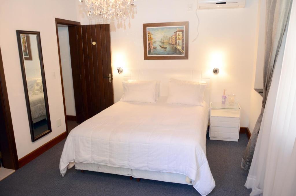 Guitta Pousada Petrópolis Стая снимка